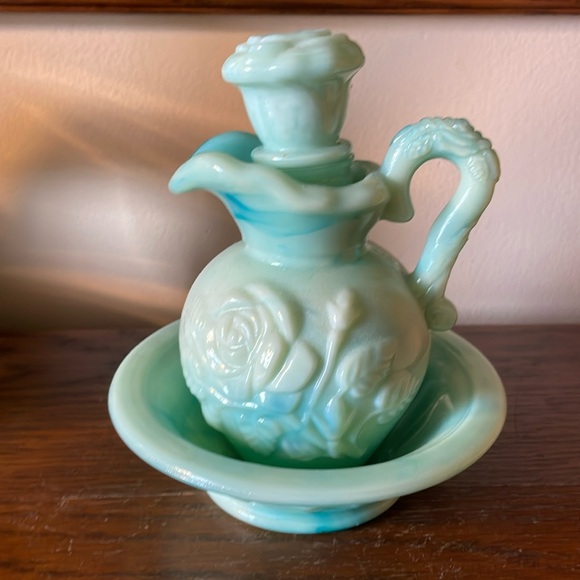 Vintage 1970s Avon jadeite blue-green wash pitcher with stopper and bowl - Picture 2 of 9